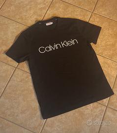 T shirt Calvin Klein nera