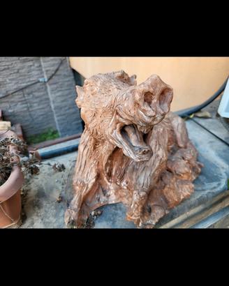 Scultura in terracotta a forma di cinghiale