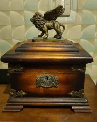 Scrigno in legno