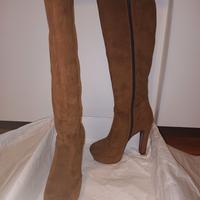 STIVALI DONNA ALTI IN CAMOSCIO CON TACCO E PLATEAU