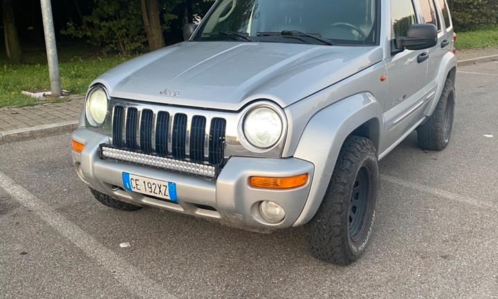 Jeep cherokee kj 2.8 ASI