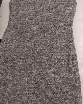 Vestito invernale grigio a collo alto con tasche