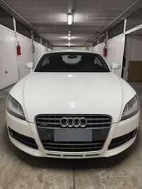 Audi TT Coupé S line 2.0 TDI – 2010 – 144.000 km