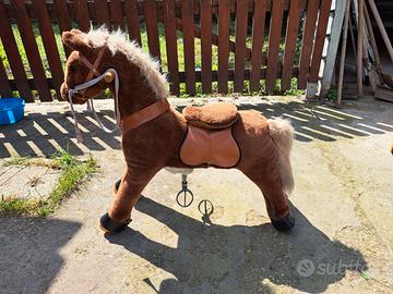 Cavallo peluche cavalcabile misura media