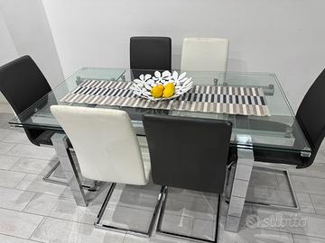 Tavolo allungabile in vetro struttura in metallo