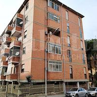 Quadrivano con posto auto e cantina