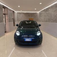 Fiat 500e elettrica 42kw 87cv icon