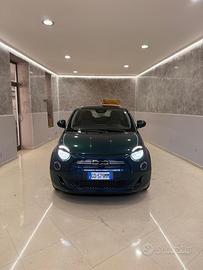 Fiat 500e elettrica 42kw 87cv icon