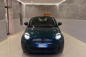 Fiat 500e elettrica 42kw 87cv icon