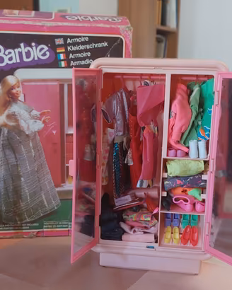 Armadio di Barbie