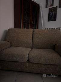 Divano due piazze ampie