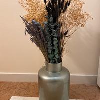Vaso decorativo con fiori secchi