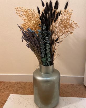 Vaso decorativo con fiori secchi