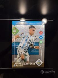 card lautaro autografo