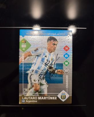 card lautaro autografo