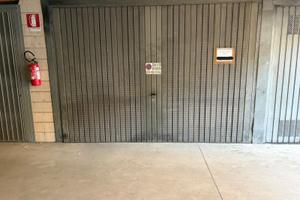 box di 22 mq zona Carrozzone