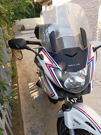 Honda Deauville 700 ABS