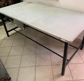 Tavolo da lavoro