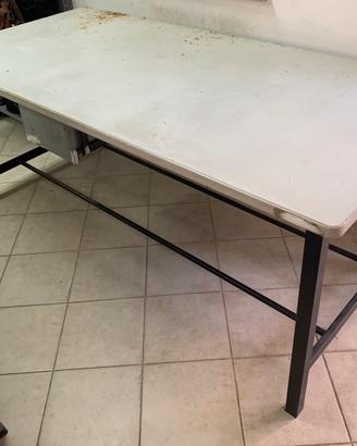 Tavolo da lavoro