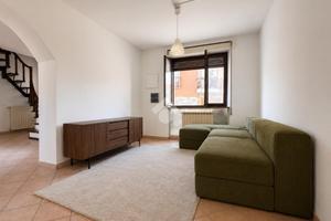 CASA SEMINDIPENDENTE A CAMERI