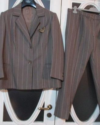 Tailleur pantalone nocciola fattura sartoriale