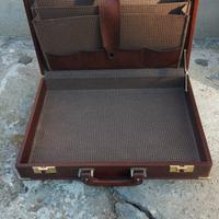 Valigetta ventiquattrore vintage in pelle rigida 