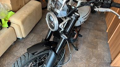 Moto Scrambler 1200 x 
