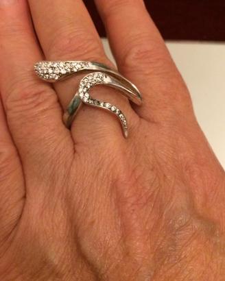 Anello in argento con pavé di zirconi