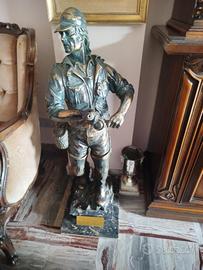 statua di un pescatore 