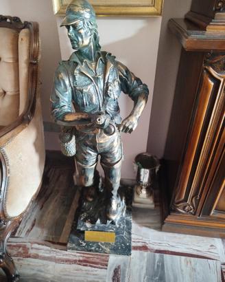 statua di un pescatore 