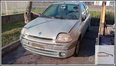 RENAULT Clio II per ricambi