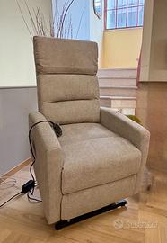 NUOVA POLTRONA ELETTRICA CON 2 MOTORI, ALZAPERSONA
