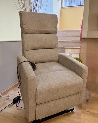NUOVA POLTRONA ELETTRICA CON 2 MOTORI, ALZAPERSONA