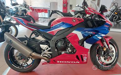 Honda CBR 1000 RR -R Fireblade