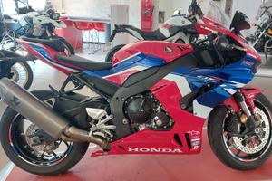 Honda CBR 1000 RR -R Fireblade