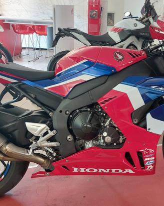 Honda CBR 1000 RR -R Fireblade