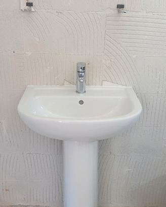lavandino con colonna
