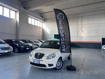 Lancia Ypsilon 1.3 MJT 75 CV Platino