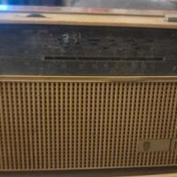 Radio d'epoca Marelli, un pezzo da collezione.