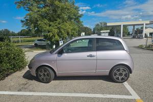 Lancia Ypsilon 1.3 MJT 75 CV Unyca