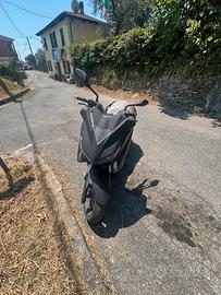 Xmax 125