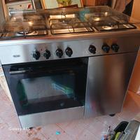 Cucina DeLonghi 5 fuochi gpl e metano