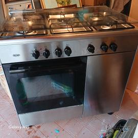 Cucina DeLonghi 5 fuochi gpl e metano
