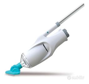 aspiratore pulitore subacqueo per piscina  