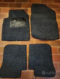 Tappetini auto usati per Yaris