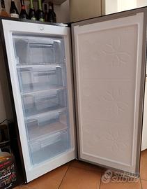 Congelatore verticale nuovo 