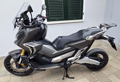 HONDA X-ADV 750