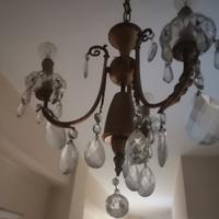 Lampadario vintage con gocce di vetro