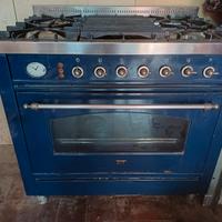 cucina ilve con forno e fornelli