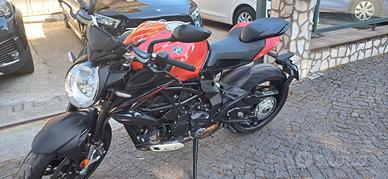 Mv Agusta 800 BRUTALE ROSSO